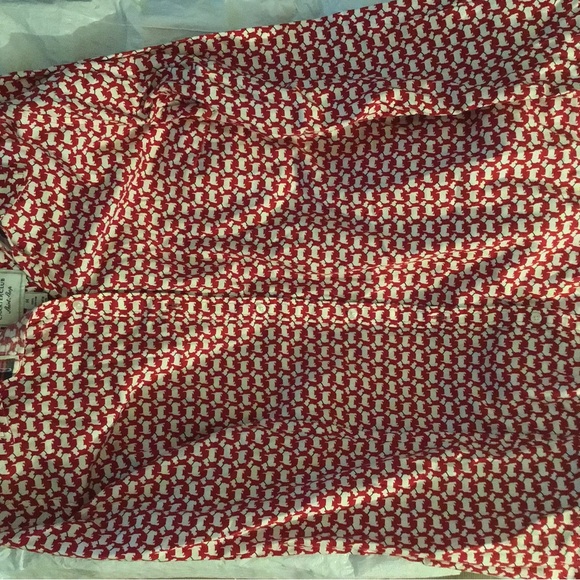 Charter One Blouse  🌺[2/$40.00]🌺 - Picture 4 of 10